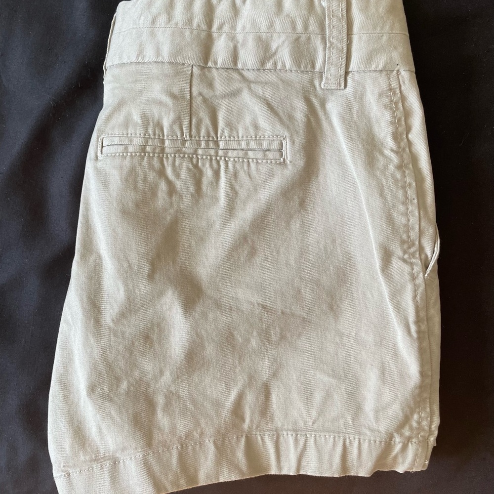 Khaki Gap Women shorts